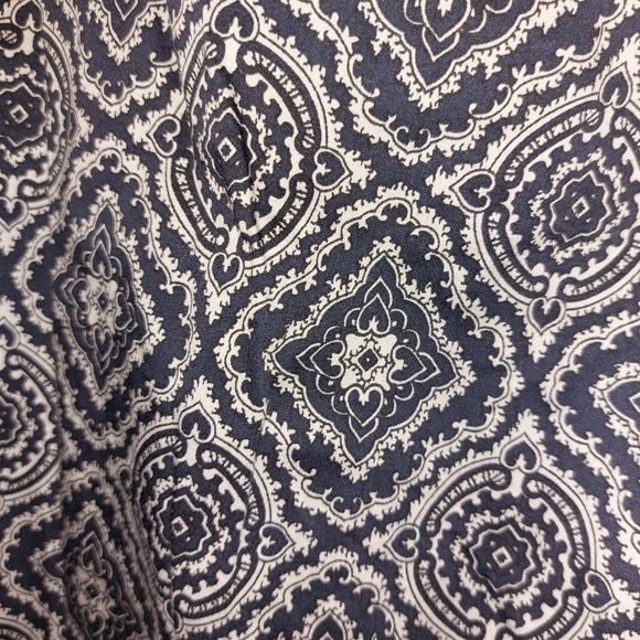 TALBOTS LADIES CAPRIS PANTS - Picture 3 of 4